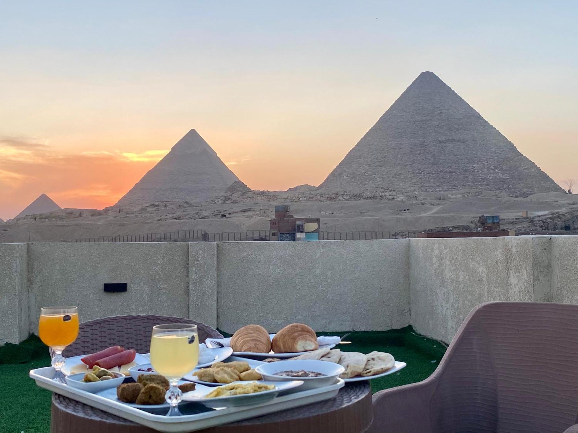 Isis Pyramids View Inn Kafret el-Gabal エクステリア 写真