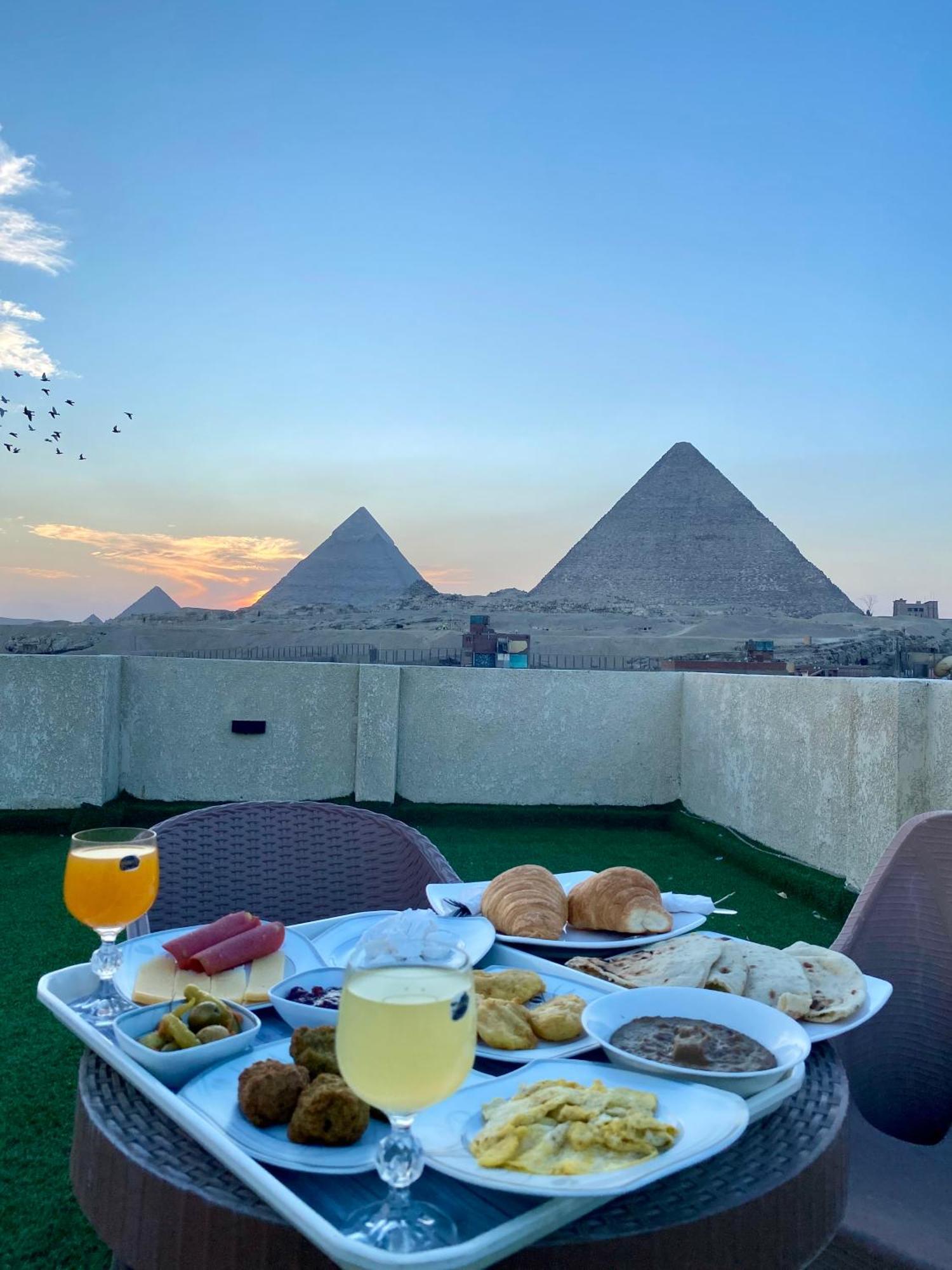 Isis Pyramids View Inn Kafret el-Gabal エクステリア 写真